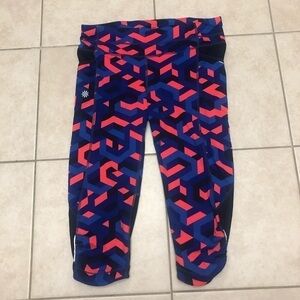 ATHLETA geometric pattern leggings, small